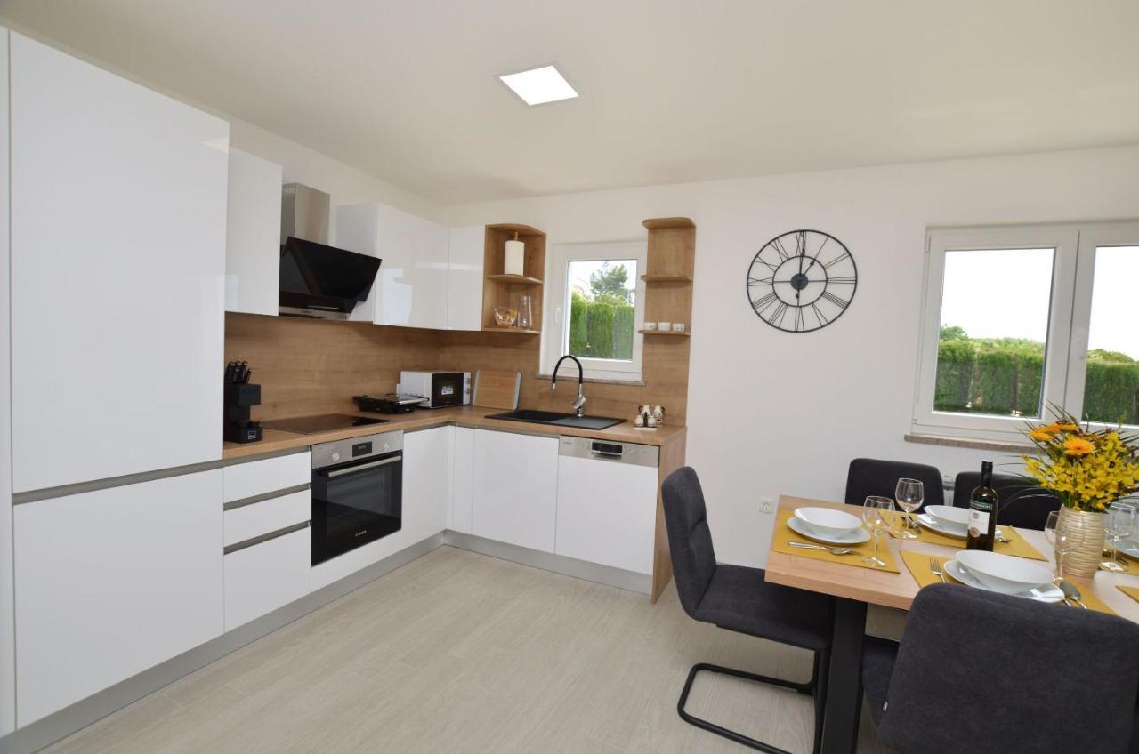 Apartments Villa Sofia Martinšćica 外观 照片