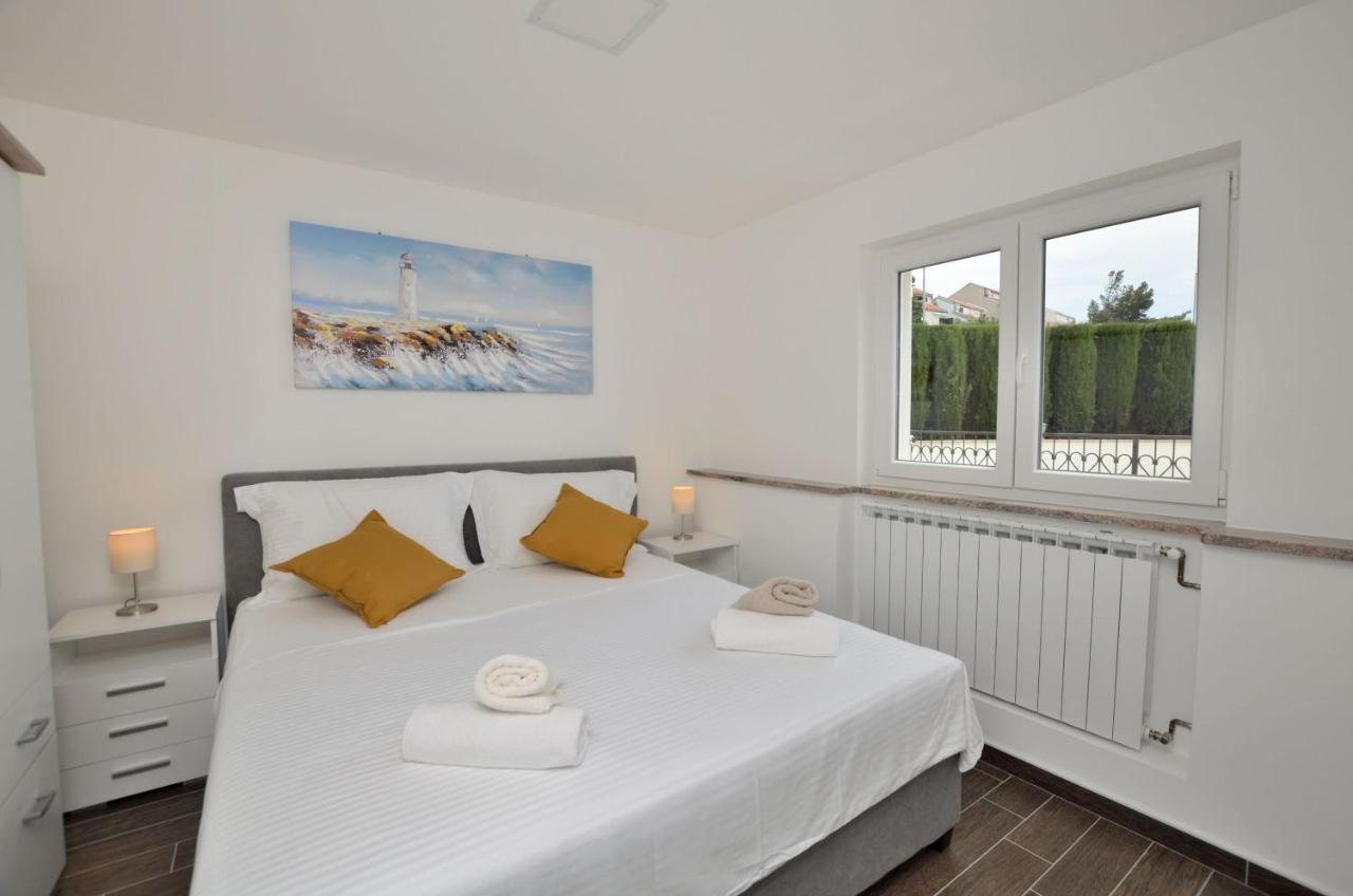 Apartments Villa Sofia Martinšćica 外观 照片
