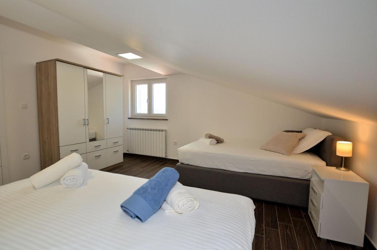 Apartments Villa Sofia Martinšćica 外观 照片