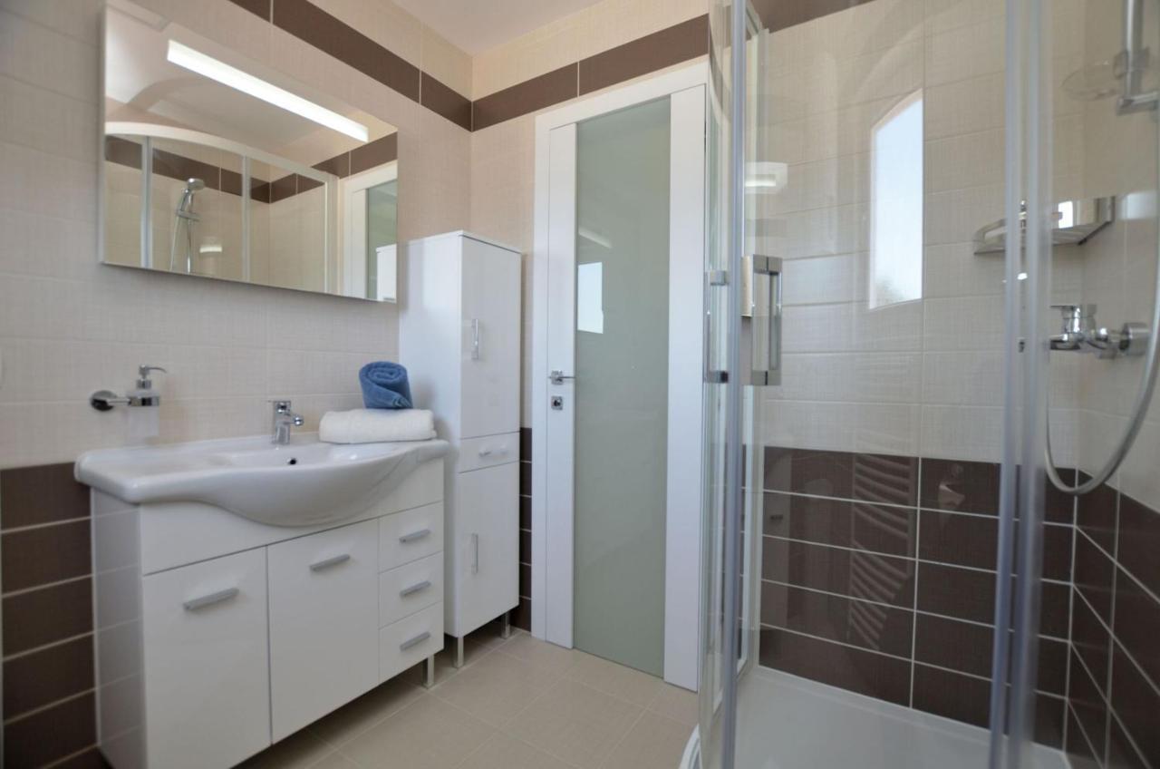Apartments Villa Sofia Martinšćica 外观 照片
